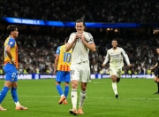 开云下载-皇马连续大胜，豪取胜利士气高昂