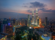 开云体育登录-时空裂缝中的红色奔袭，当岭南疾风冻结明尼苏达冰原