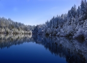 开云平台-平行时空的共振与余响，卡马文加的爆发与巴萨的沉稳胜利