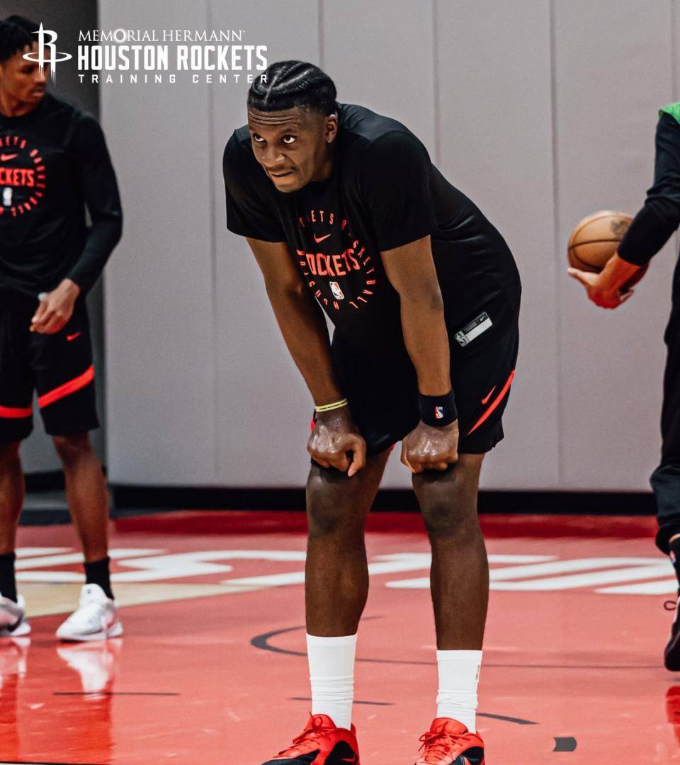 包含火箭客场挑战帕森斯老东家，取得胜利的词条