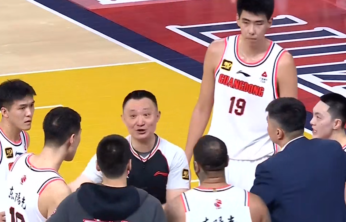 山西队发挥出色，打出高水平比赛的简单介绍