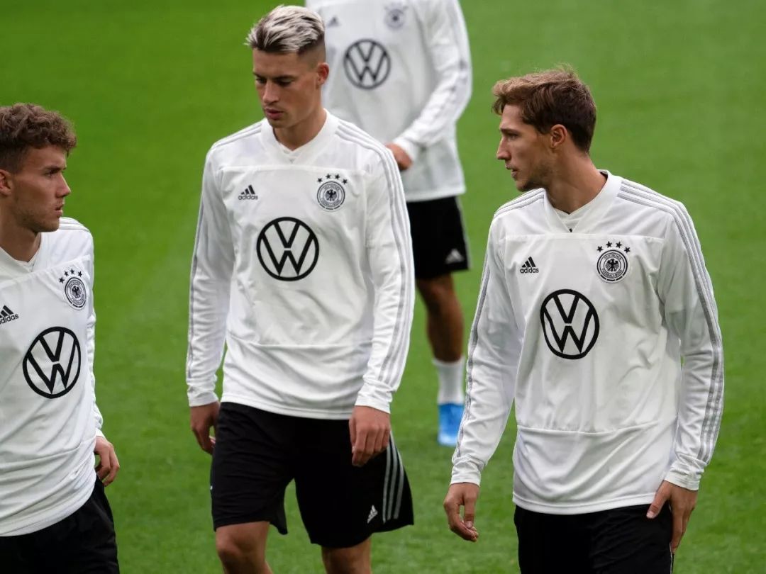 德国队横扫印尼队,黄鸭组合惊艳四座 德国队横扫印尼队,黄鸭组合惊艳四座