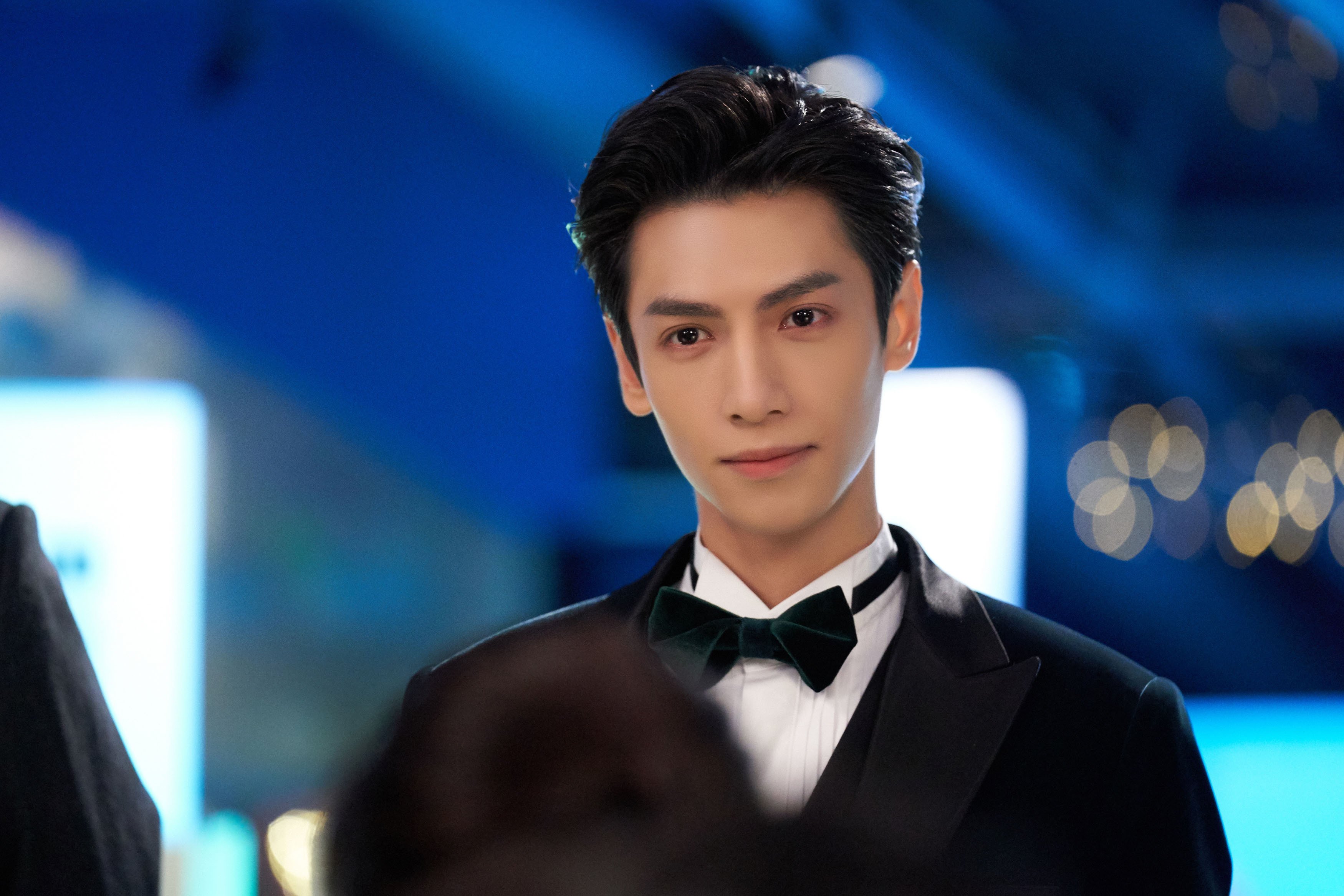 体育史上的奇迹日，希腊足球队拿下瑞典，皮克跨界统治NBA总决赛