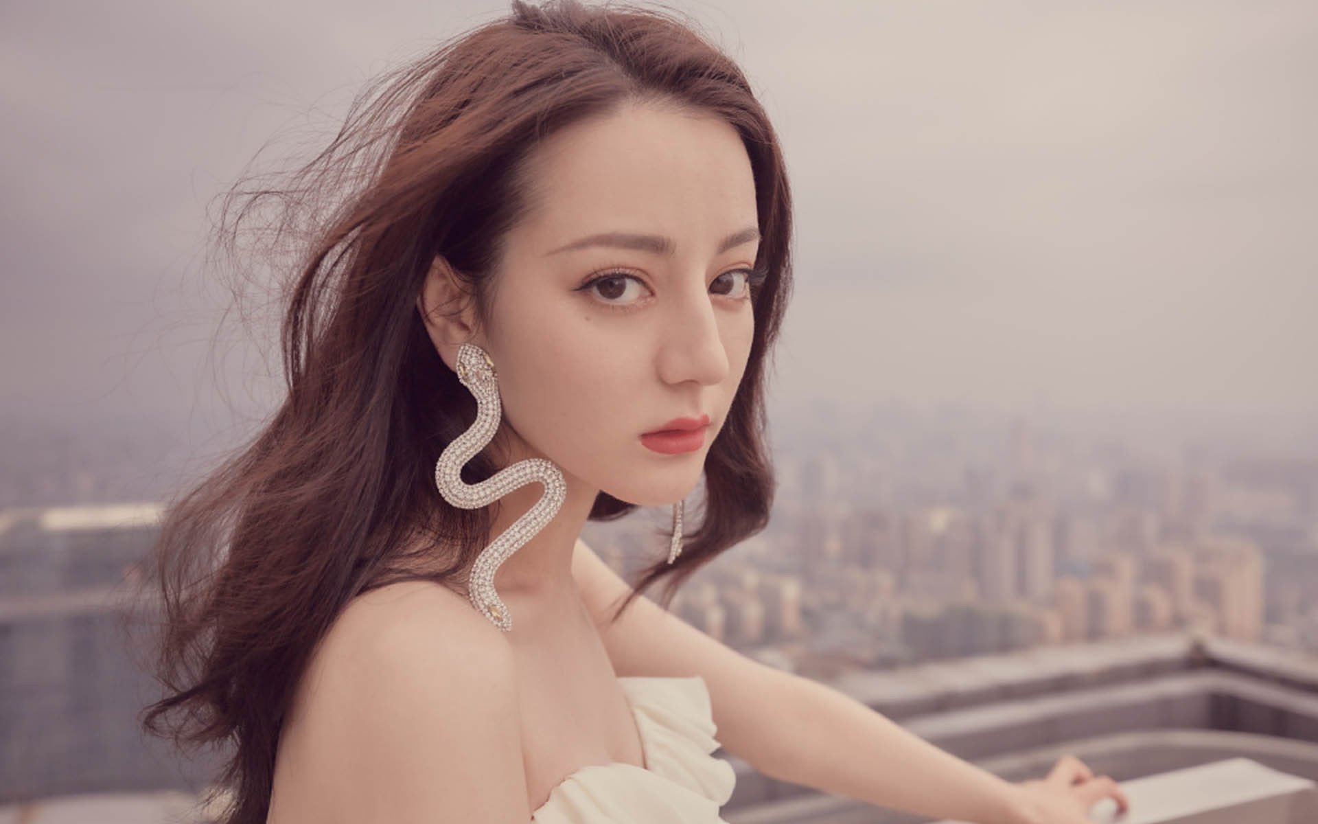 时空交错的唯一性，当2026世界杯焦点战，在第三节的篮球场提前上演