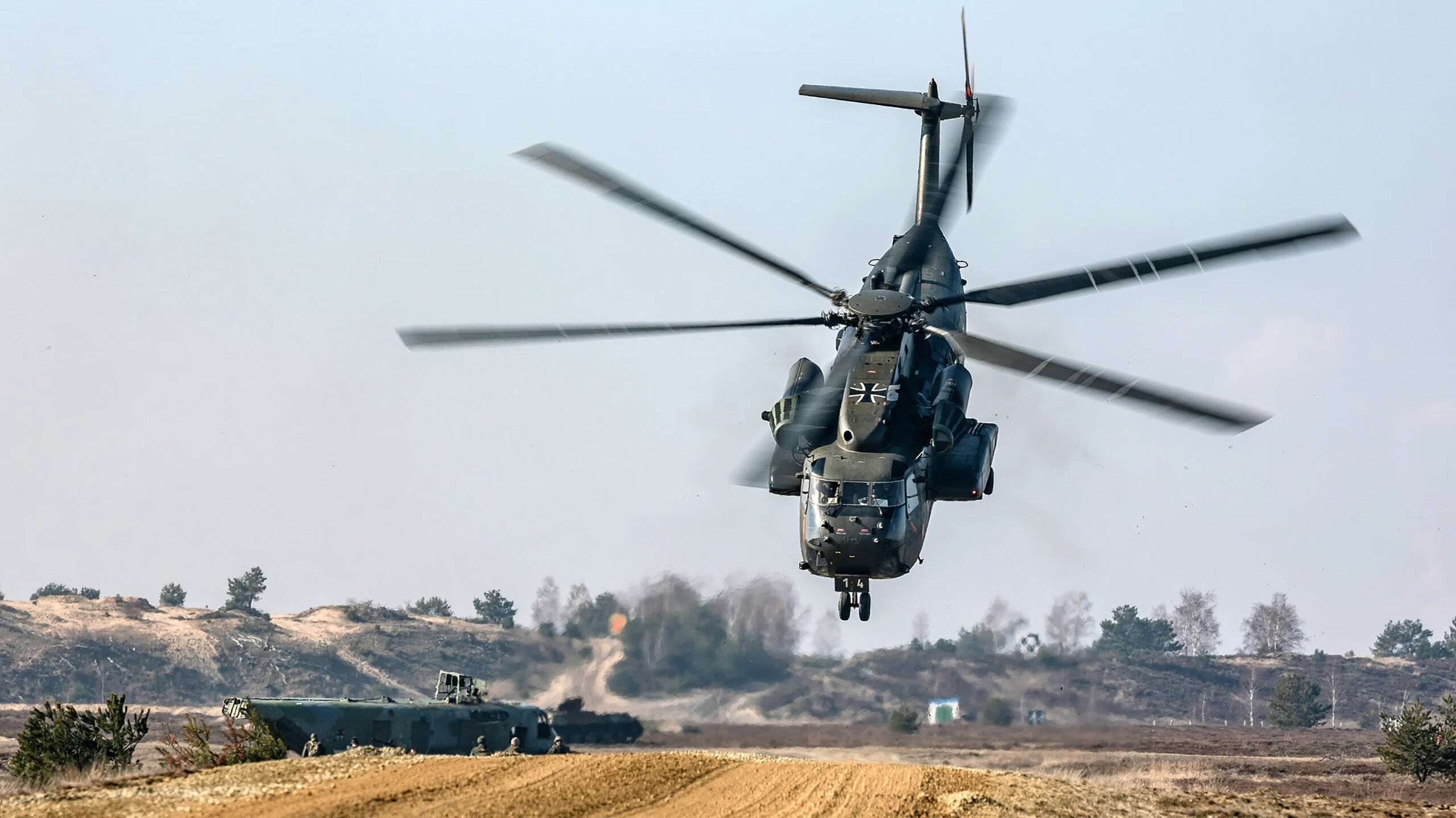 夜行侠亮剑，沉默的坎特如何用两记绝杀撕碎巴萨的黄昏