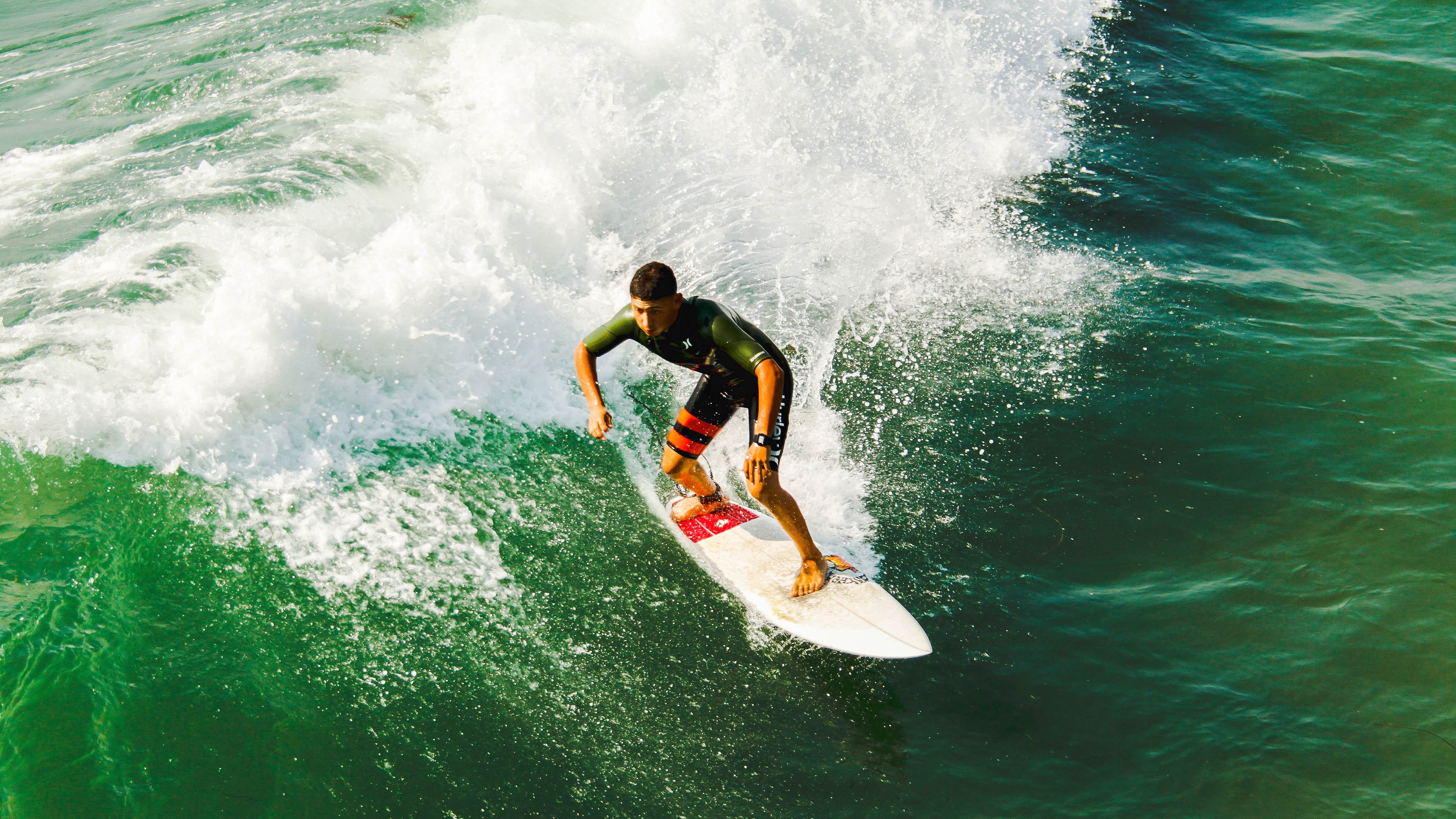 夜色与利齿，霍勒迪如何用冰封的技艺，切开热火的滚烫防守