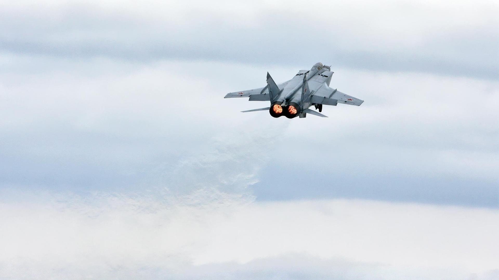 绿茵场上的文艺复兴，迪亚斯一锤定音，佛罗伦萨与哥伦比亚的宿命对弈